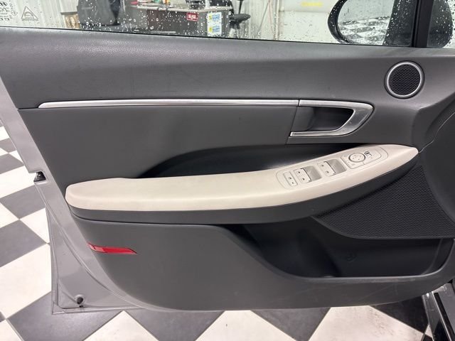 Certified Used 2023 Silver Hyundai SEL image 10