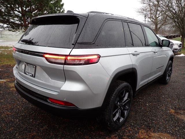 New 2025 Silver Zynith Exterior Paint Jeep Limited image 7