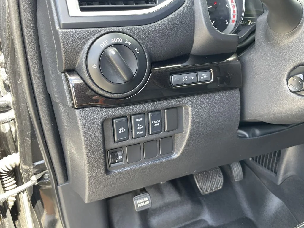 Used 2018 Magnetic Black Nissan SL image 18