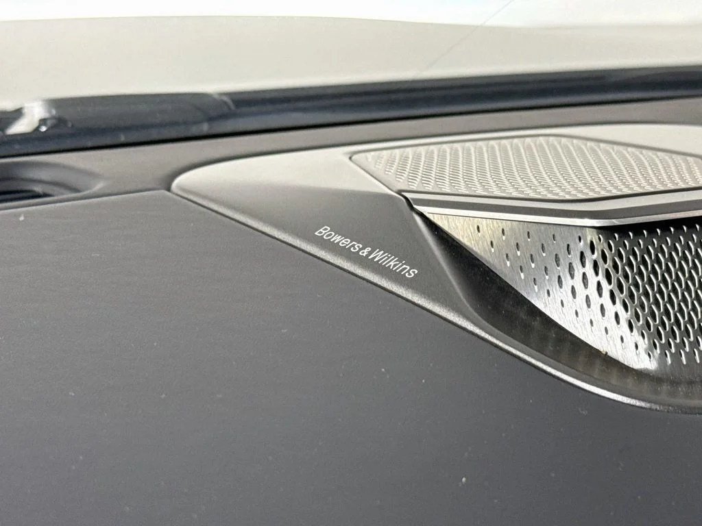 Used 2025 Oberon Black Aston Martin V12 image 21