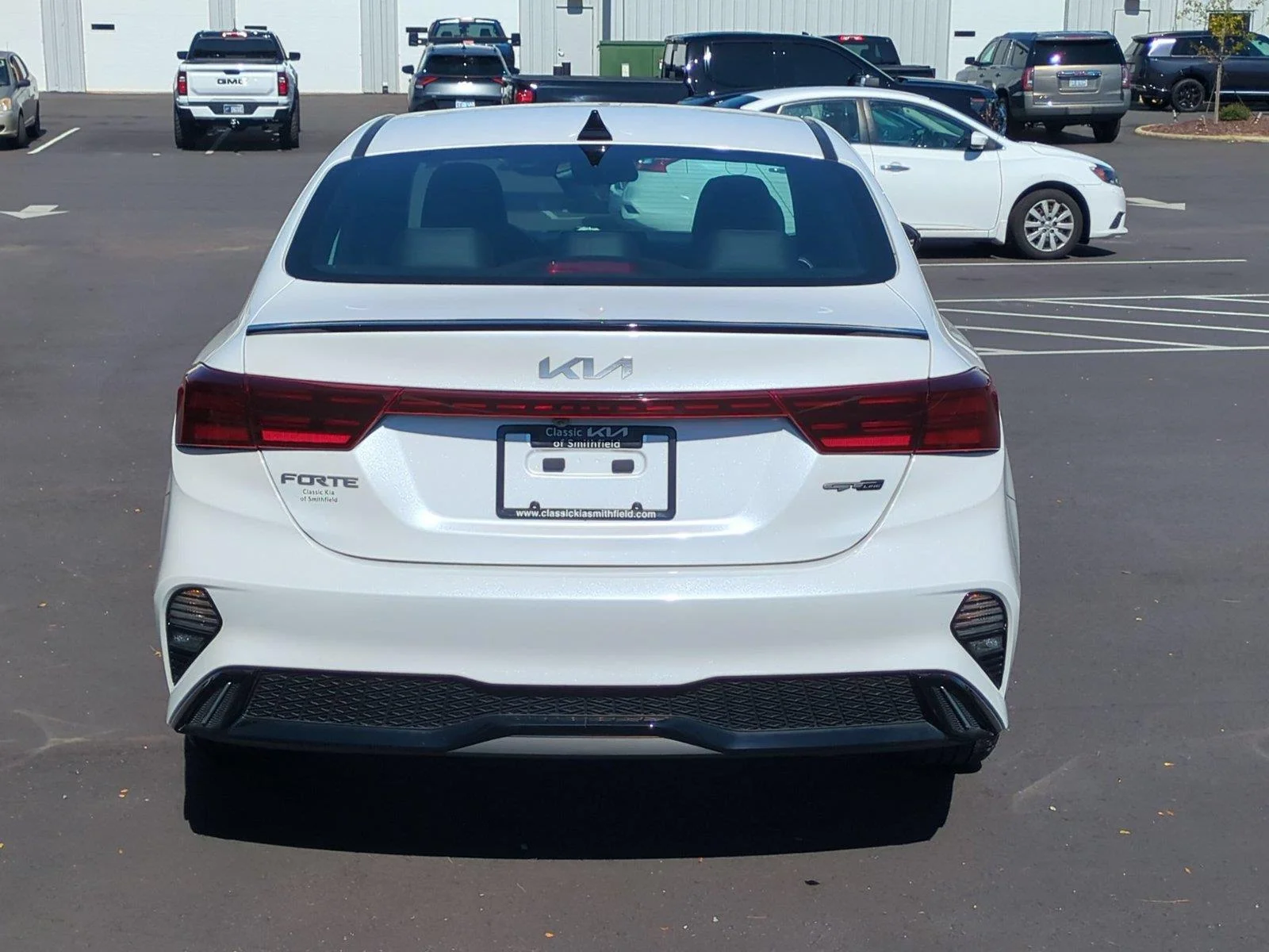 Used 2024 Snow White Pearl Kia GT-Line image 4