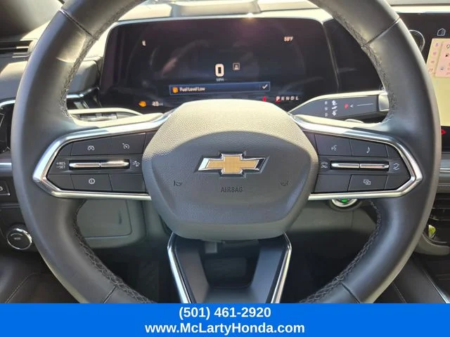 Used 2025 Summit White Chevrolet LT image 28