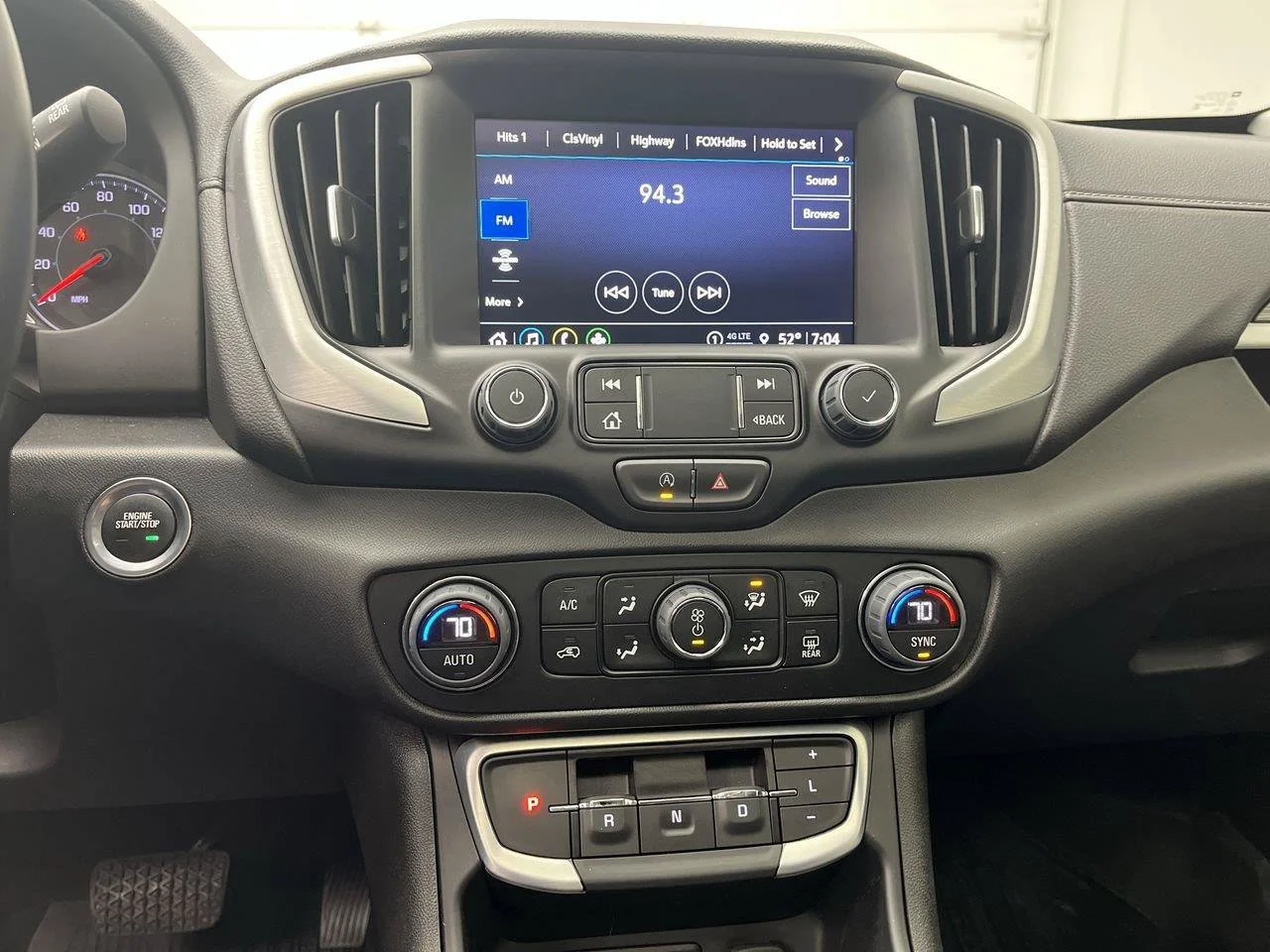 2024 GMC Terrain SLT - Photo 18