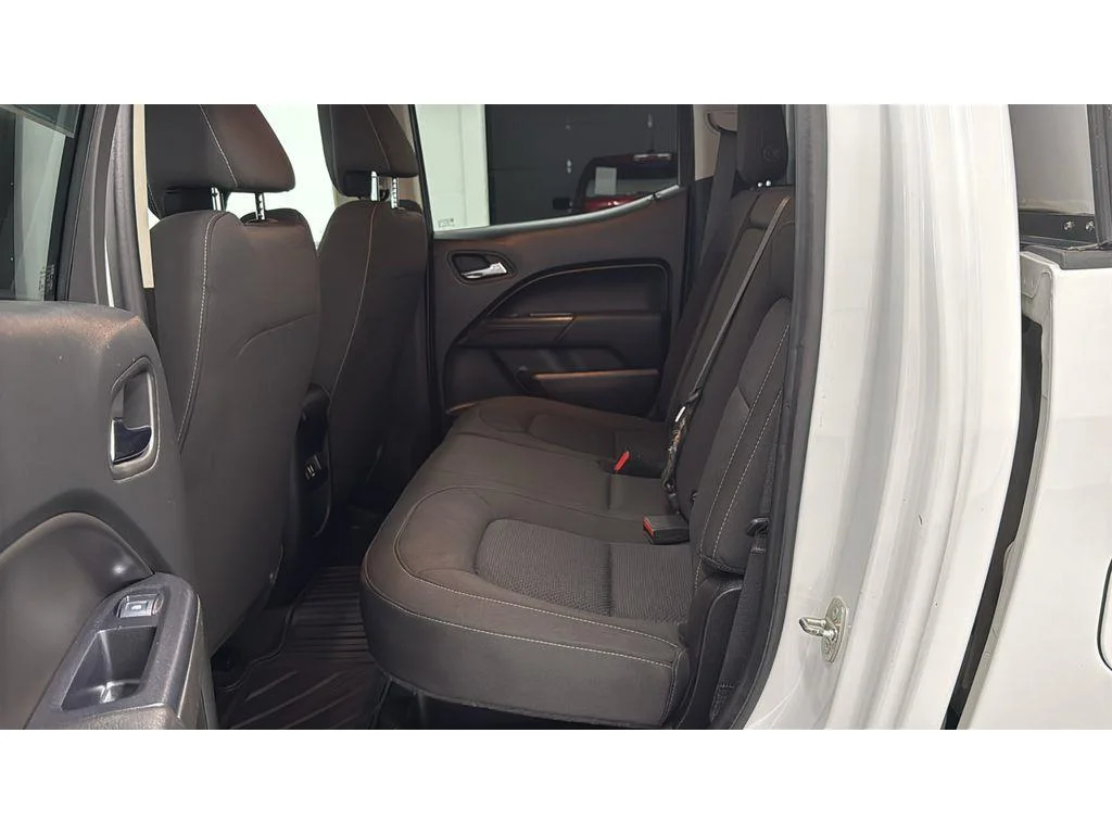 Used 2020 Summit White Chevrolet LT image 32