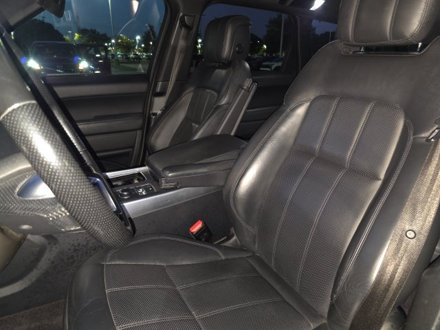 Used 2019 White Land Rover HSE image 6