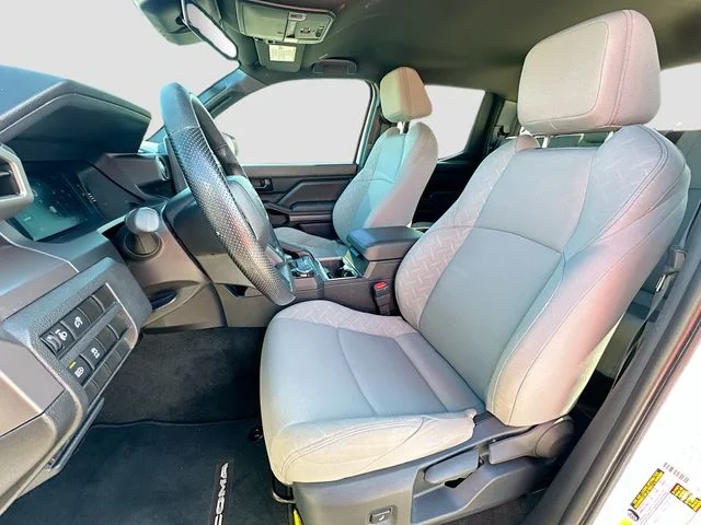 Used 2025 White Toyota SR5 image 19