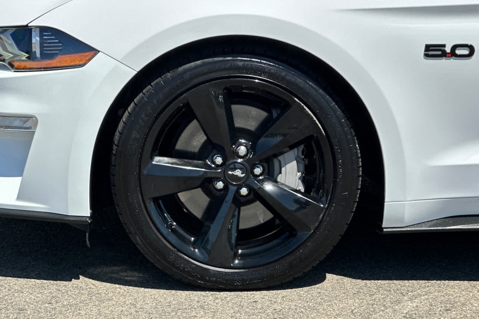 Used 2022 Oxford White Ford GT image 27