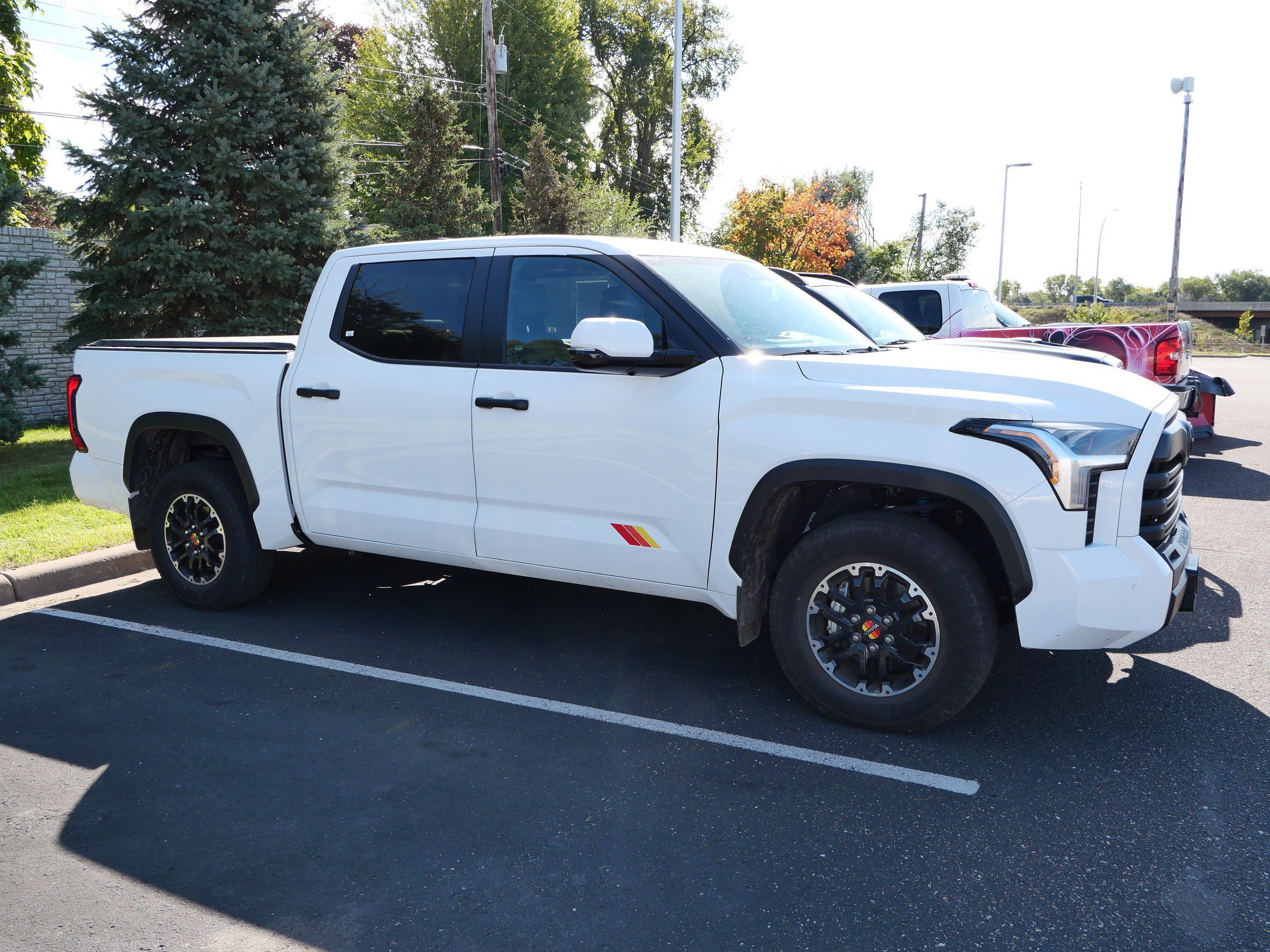 Used 2025 Ice Cap Toyota SR5 image 5