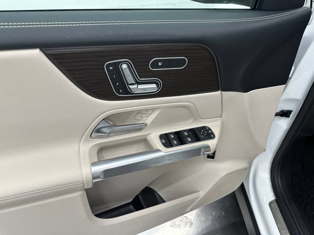 New 2026 Polar White Mercedes-Benz GLB 250 image 44