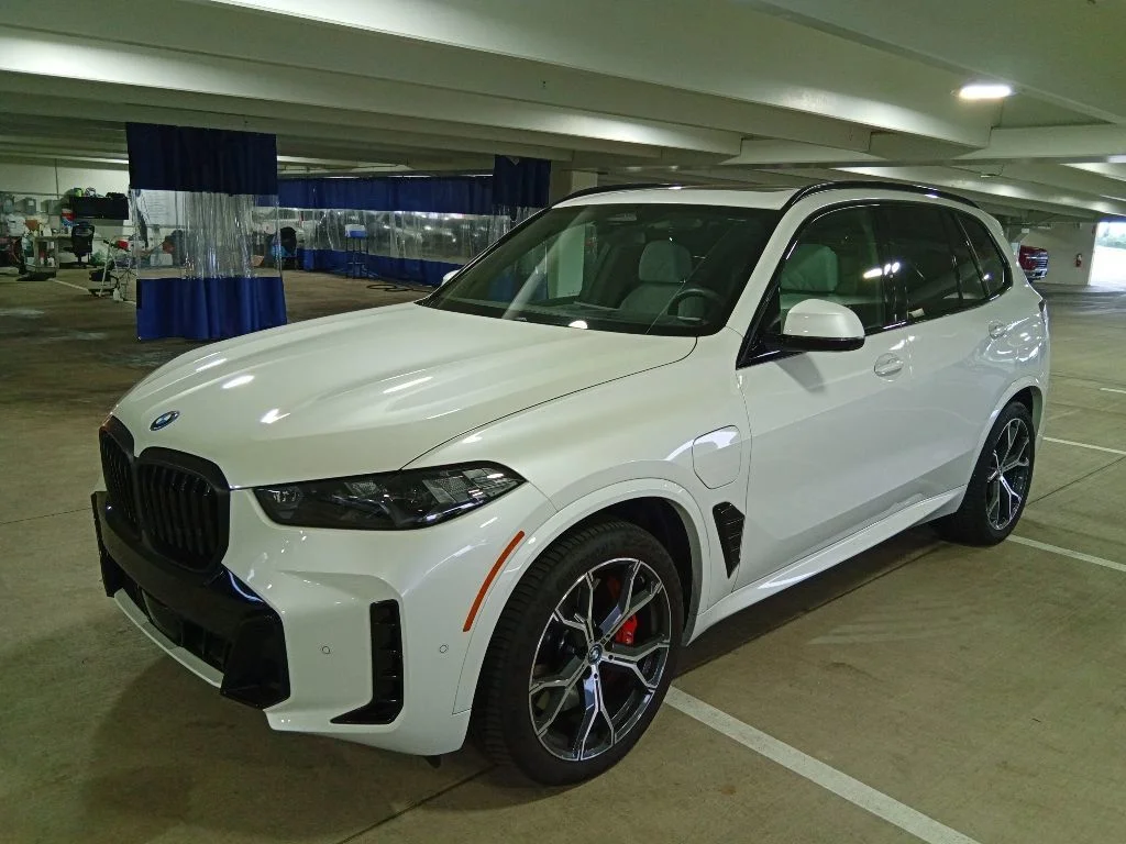 2025 BMW X5 xDrive50e's photo