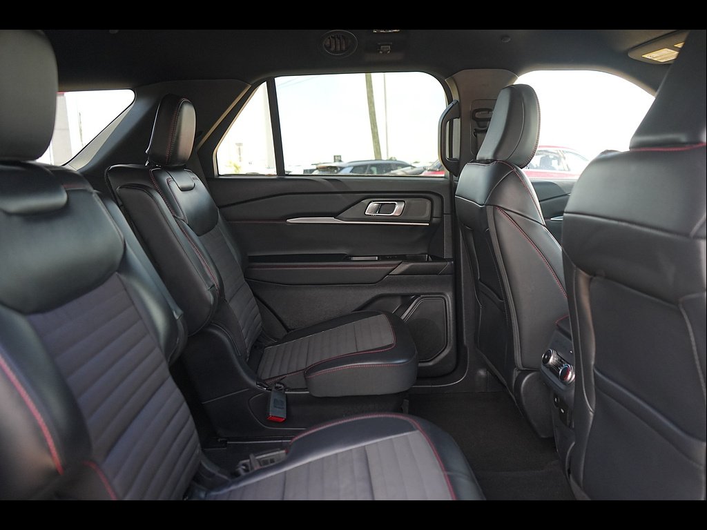 Used 2025 Agate Black Ford ST-Line image 16