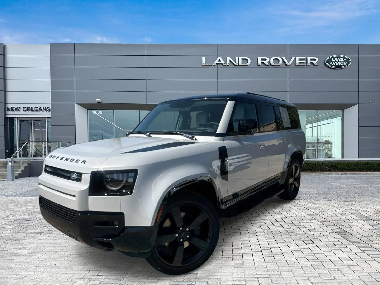 2026 Land Rover Defender 130 X-Dynamic SE