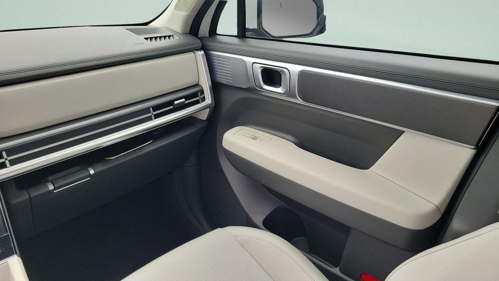 New 2026 White Hyundai SE image 13