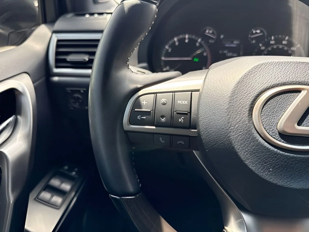 Used 2023 Silver Lexus 460 image 17
