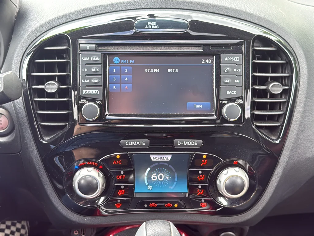 Used 2017 Gray Nissan SL image 27