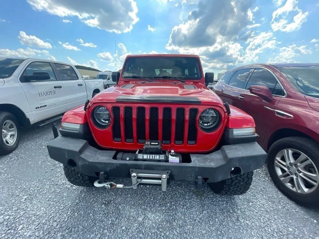 Used 2018 Red Jeep Unlimited Sahara image 4