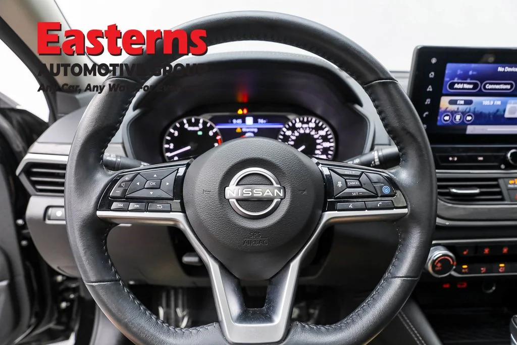 Used 2023 Black Nissan 2.5 SV image 10