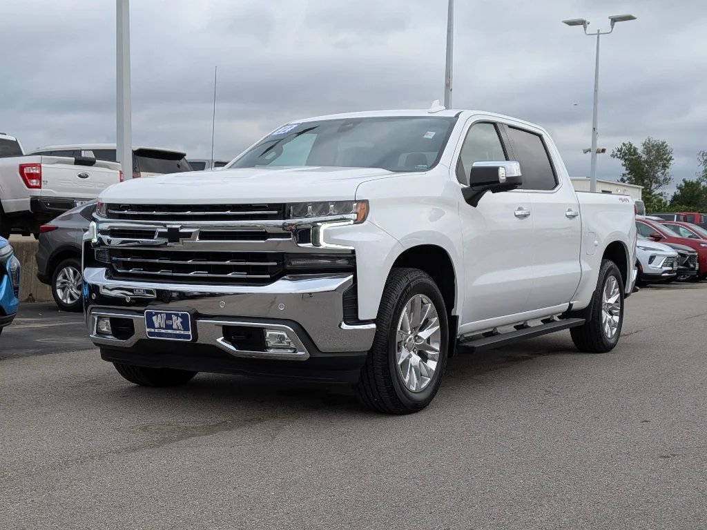 Used 2022 Summit White Chevrolet LTZ image 6