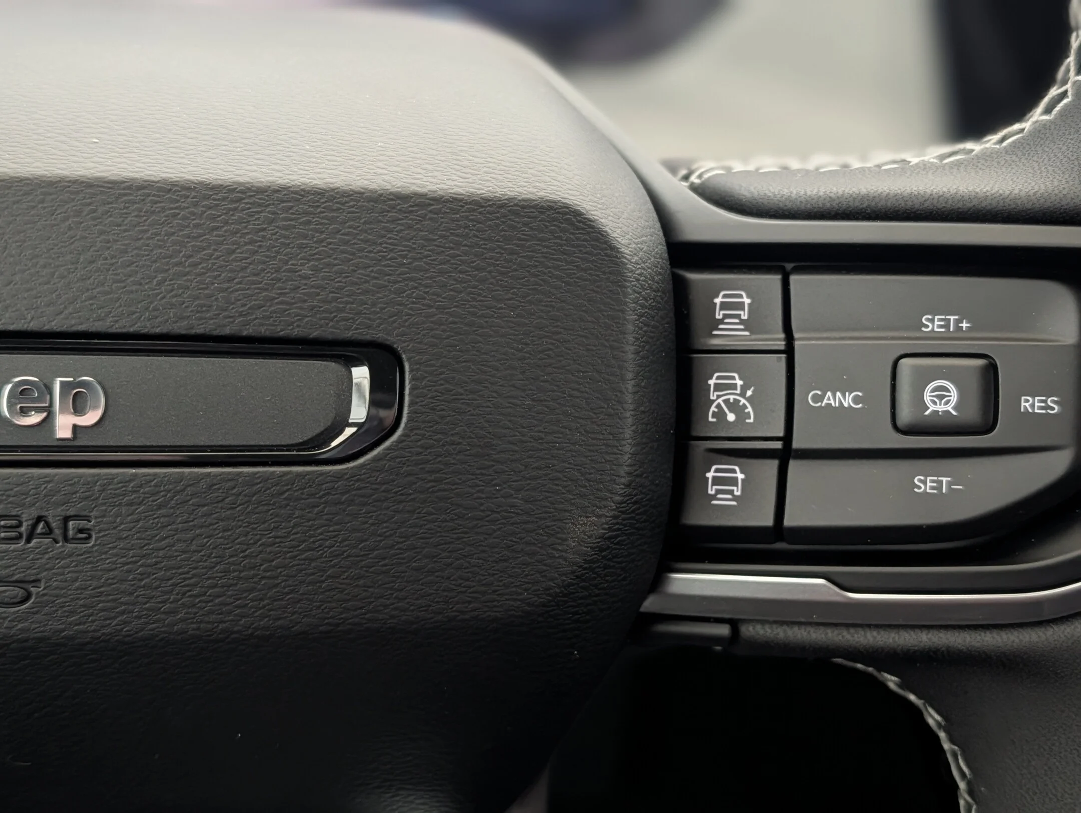 New 2026 White Jeep - - Hybrid - Adaptive Cruise - 12.3 Display - Heated Seats - Blind Spot Monitor & More! image 17