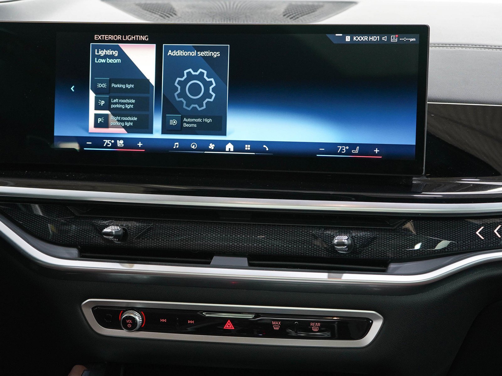 Used 2024  BMW xDrive40i Sports Activity Coupe image 19