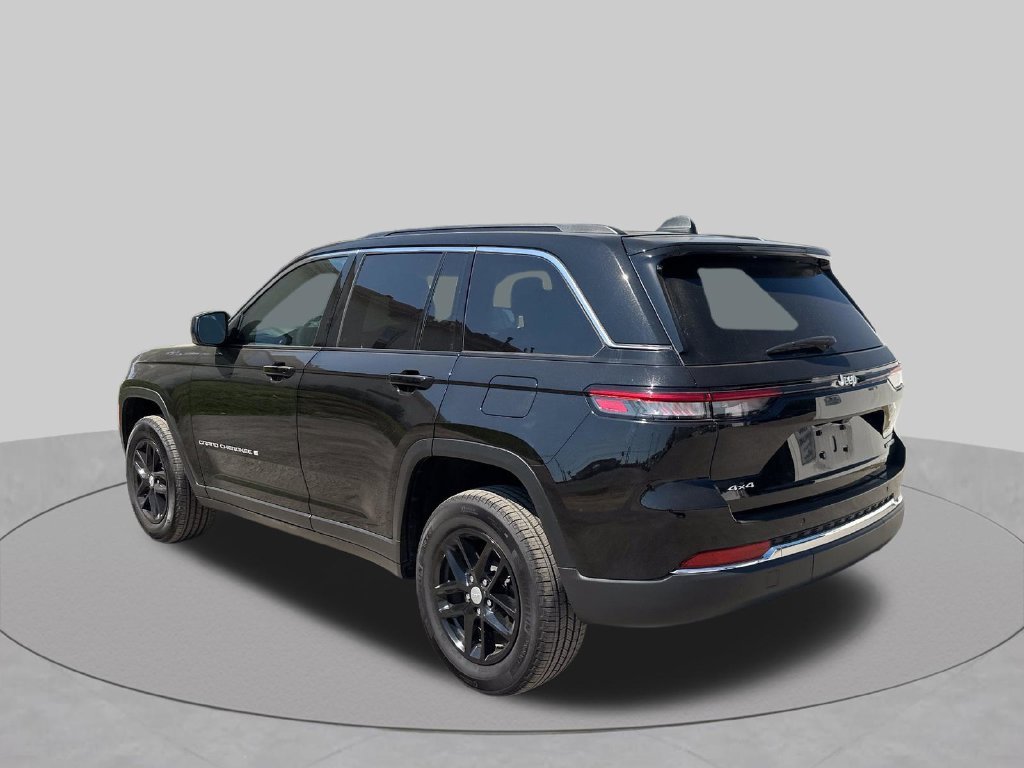 Used 2024 Black Jeep Laredo X image 34