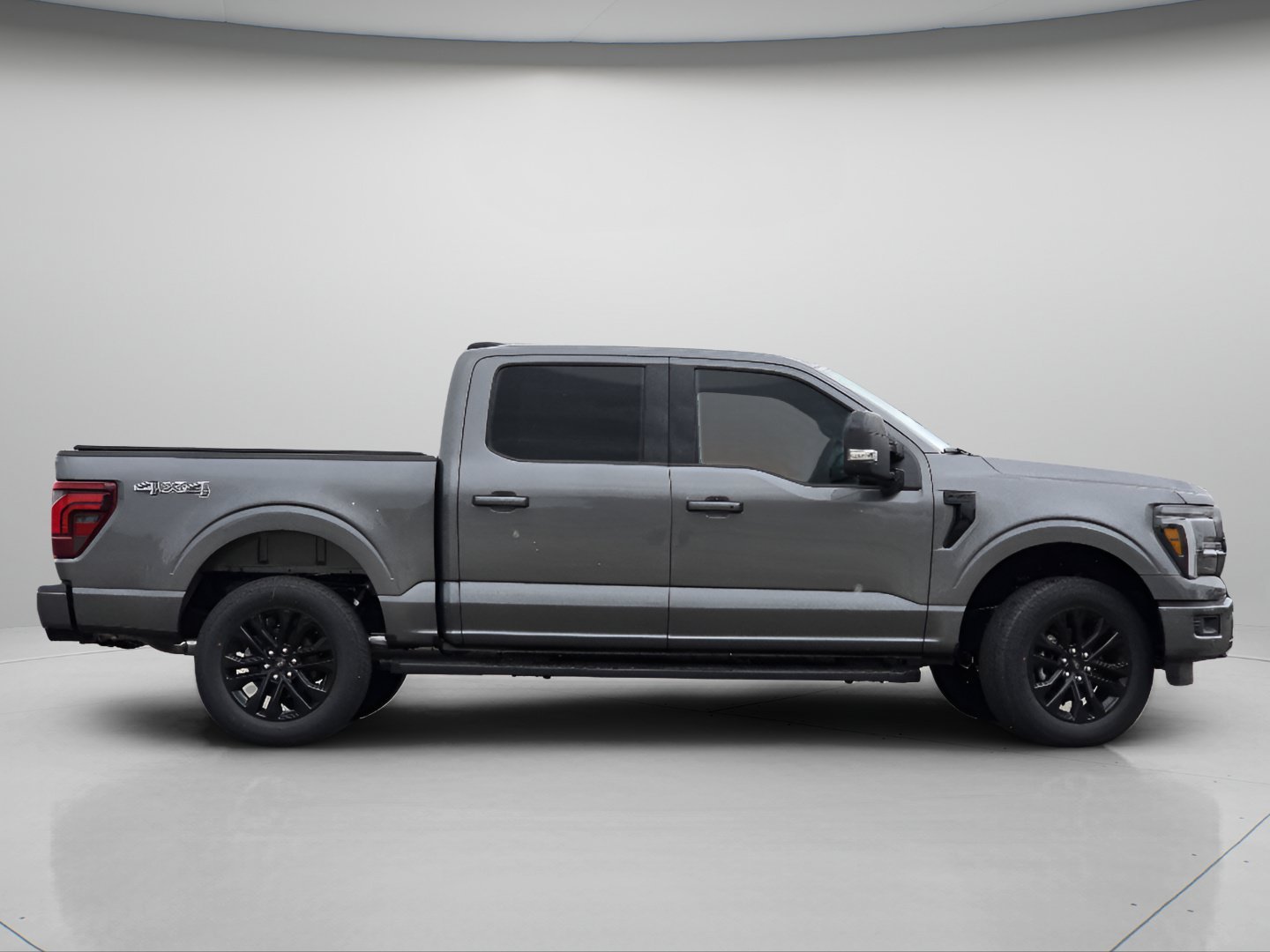 New 2026 Carbonized Gray Metallic Ford LARIAT image 30