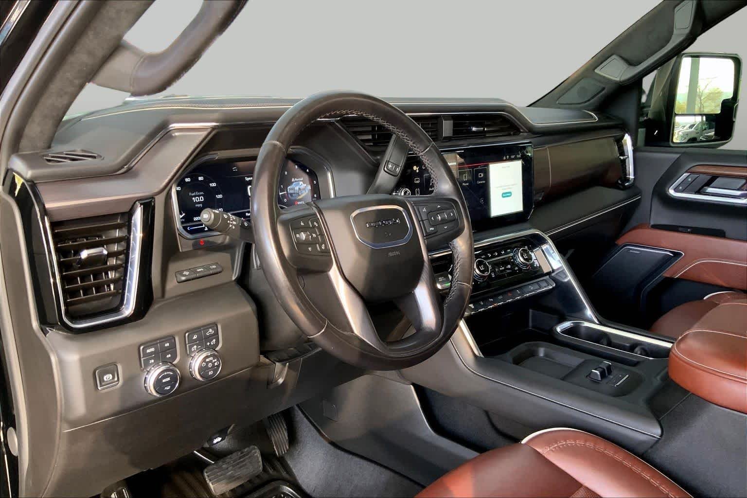 Used 2025 Onyx Black GMC Denali Ultimate image 18