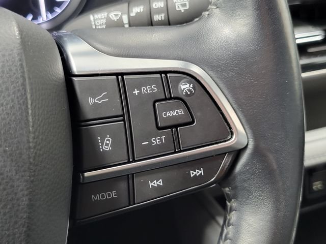 Used 2020 Black Toyota XLE image 16