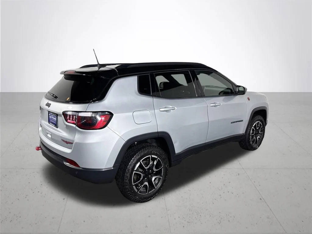 Used 2024 Silver Jeep Trailhawk image 6