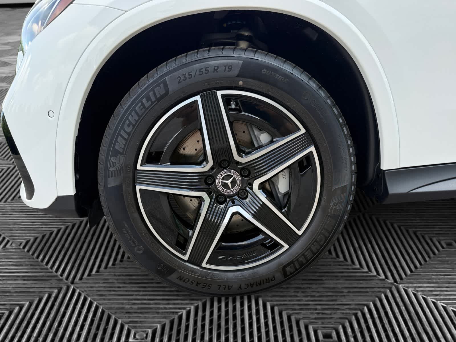New 2027 Polar White Mercedes-Benz GLC 300 image 9