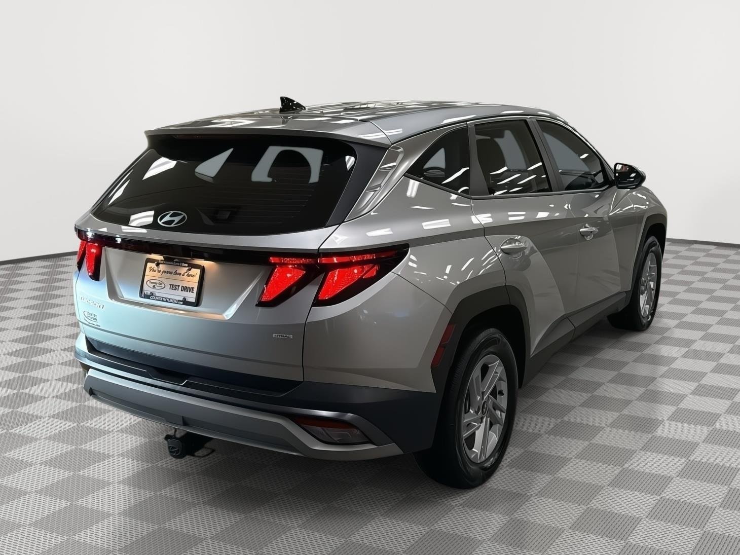Certified Used 2025 Shimmering Silver Hyundai SE image 5