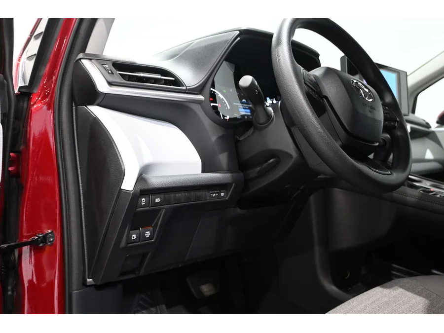 2026 Toyota Sienna LE - Photo 30