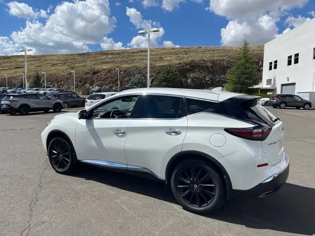 Used 2021 Pearl White Tricoat Nissan SL image 11