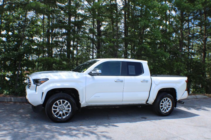 Used 2026 Wind Chill Pearl Toyota Limited image 4