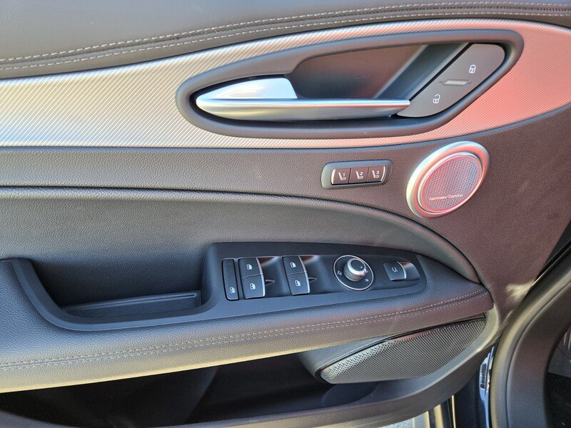 2025 Alfa Romeo Stelvio Base - Photo 10
