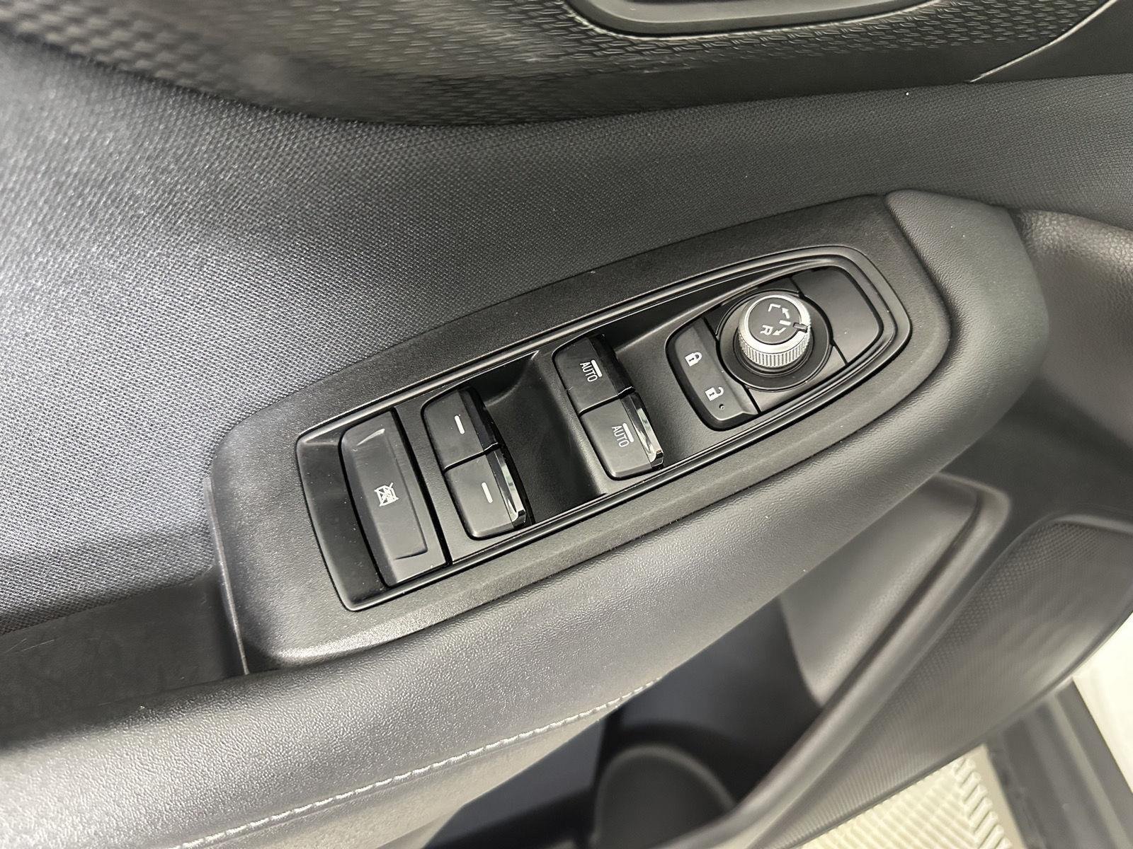 Used 2021  Subaru  image 25