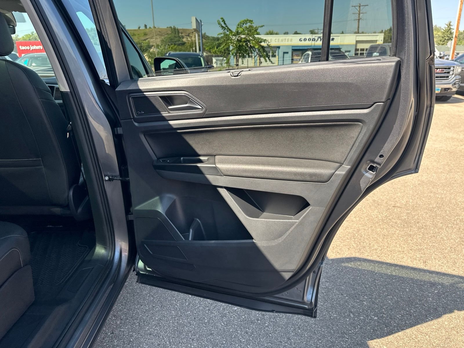 Used 2019 Gray Volkswagen SEL Premium image 45