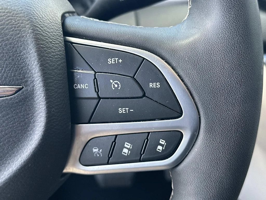 Used 2024 Black Chrysler Touring L image 25