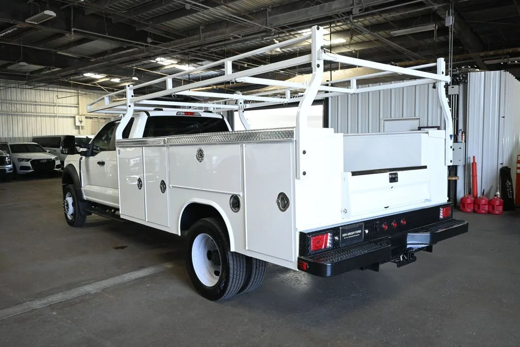 2025 Ford F-450 Super Duty Chassis Cab XL - Photo 6