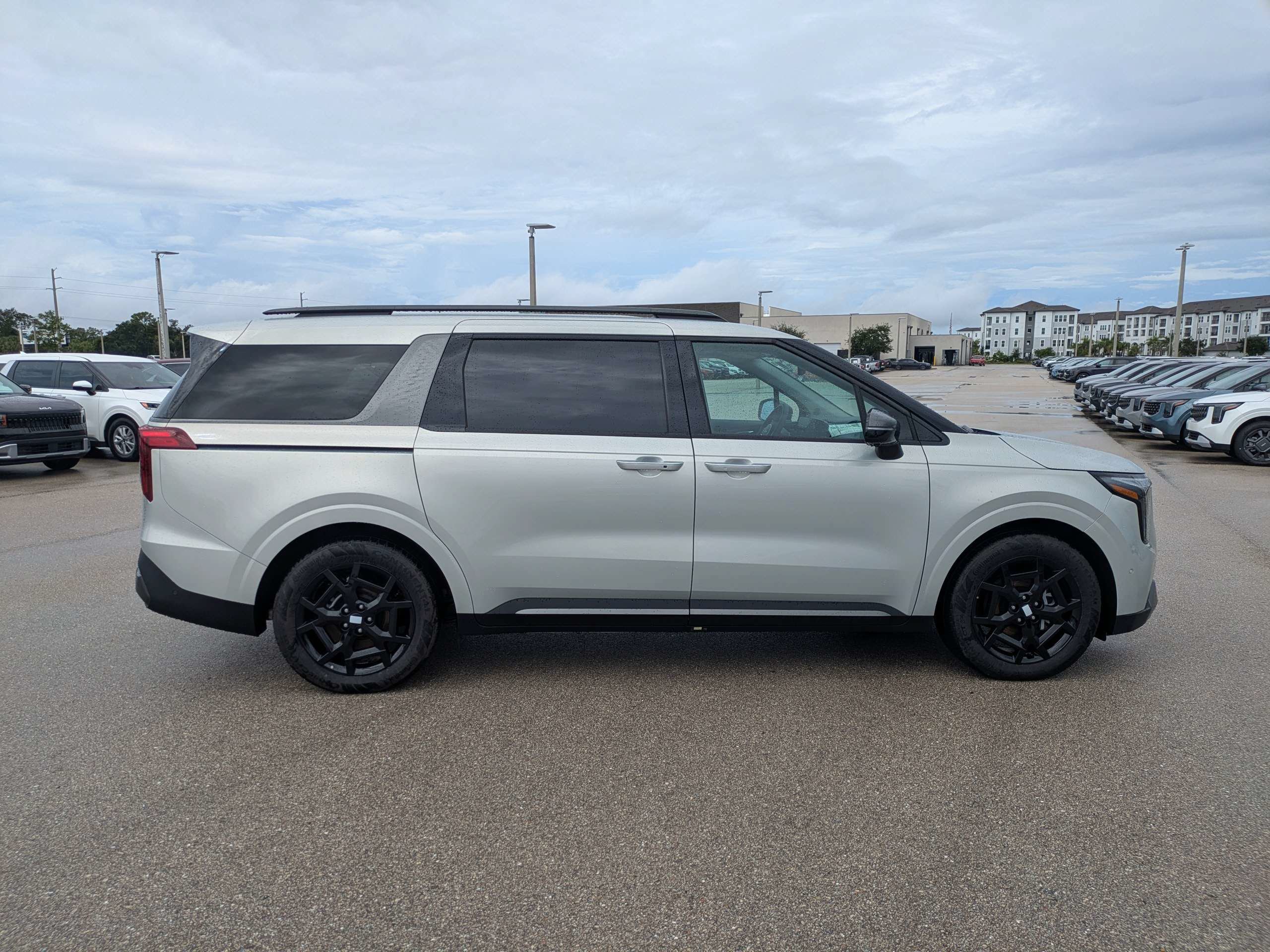 New 2026 Ivory Silver Kia SX image 3