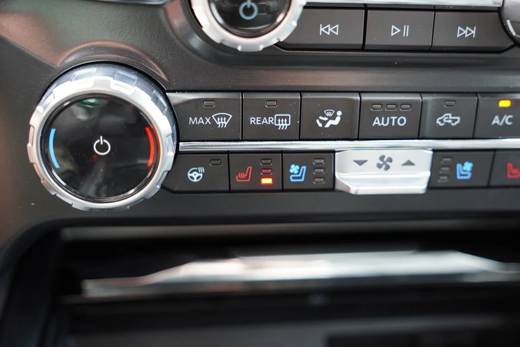 Used 2026 Oxford White Ford Lariat image 30