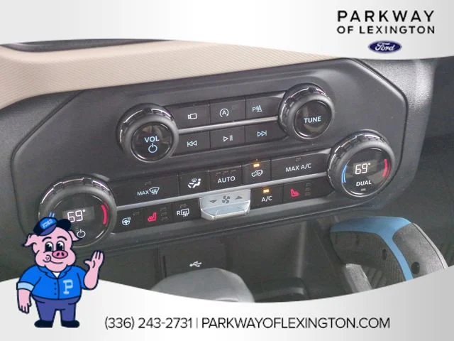 Used 2023 Blue Ford Wildtrak image 25