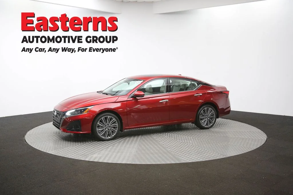 Used 2023 Red Nissan 2.5 SL image 57
