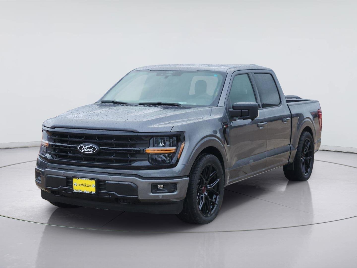 New 2026 Carbonized Gray Metallic Ford XLT image 2