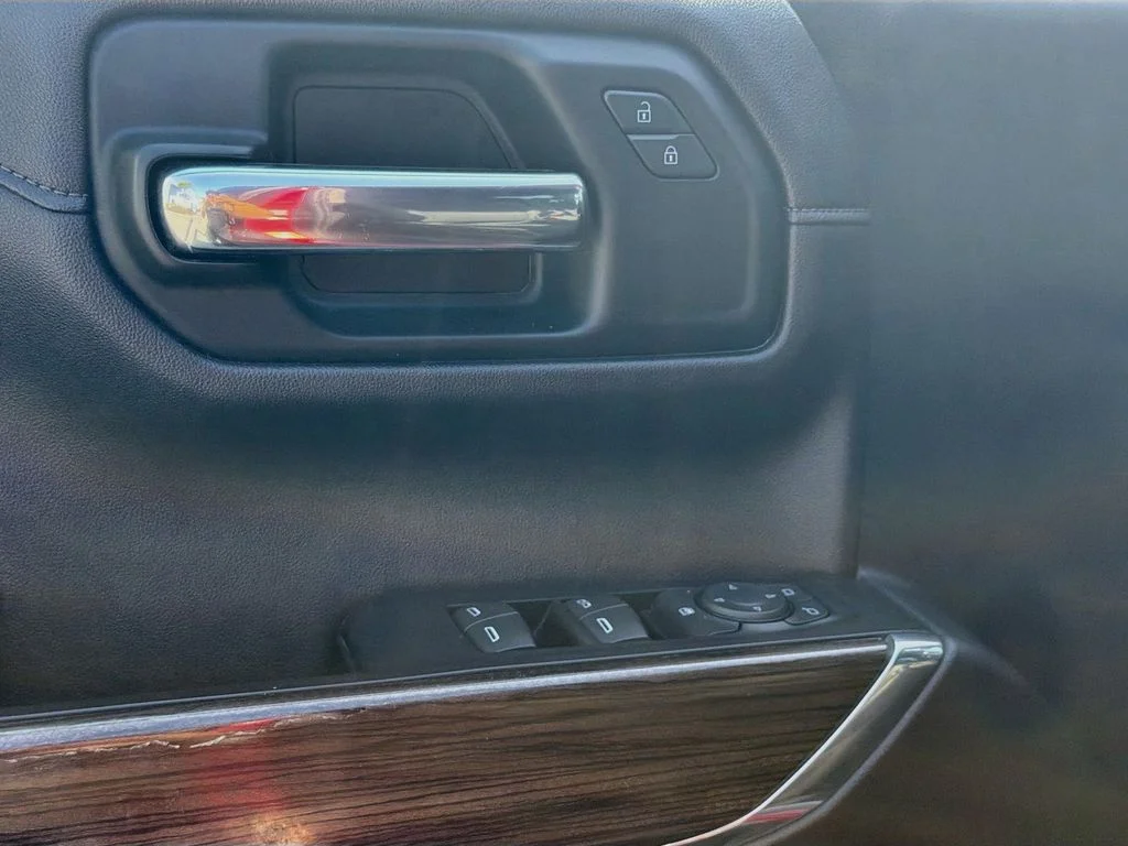 Used 2019 Red Chevrolet LT image 18