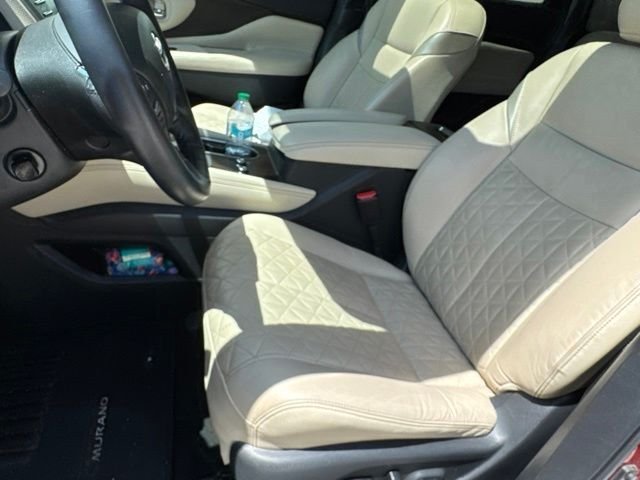 Used 2021 Red Nissan Platinum image 8