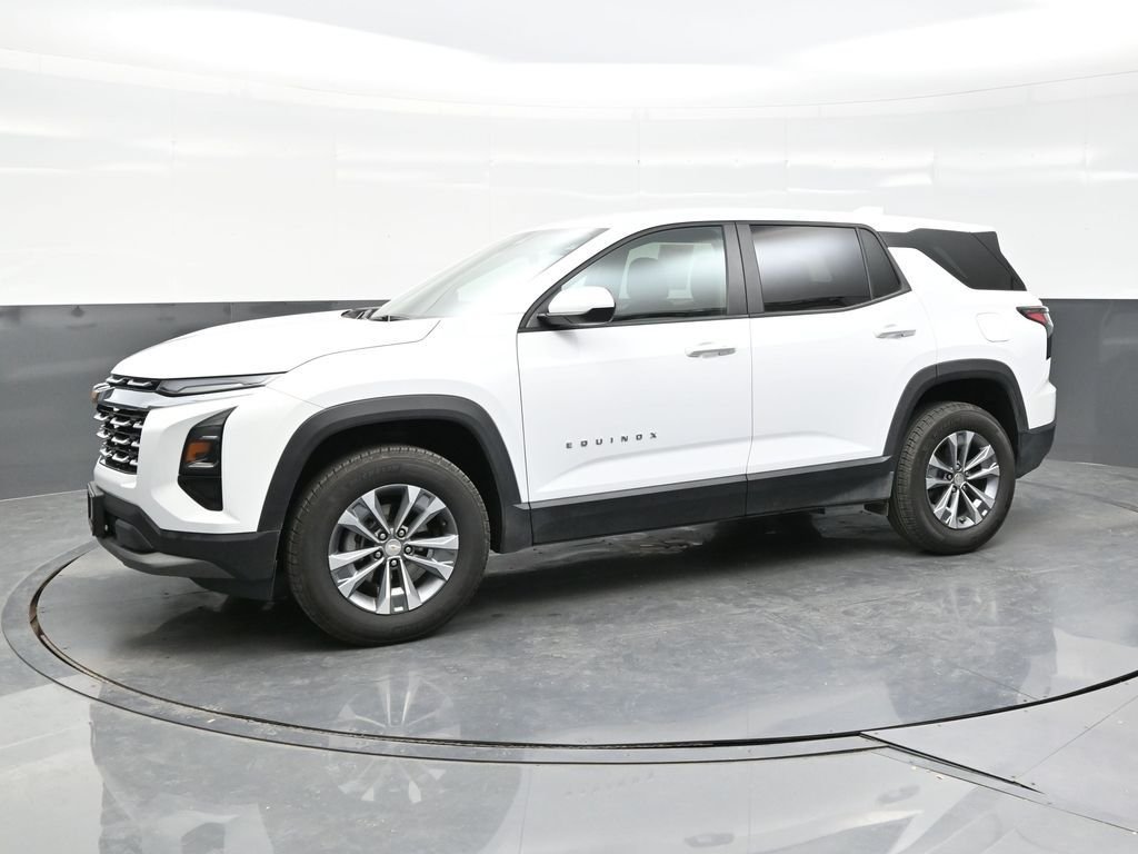 Used 2025 White Chevrolet LT image 3