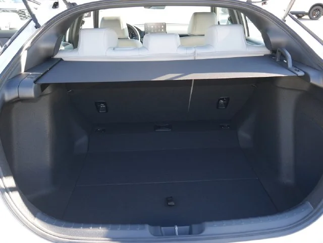 New 2026 Platinum White Pearl Honda FWD Touring Hybrid image 21
