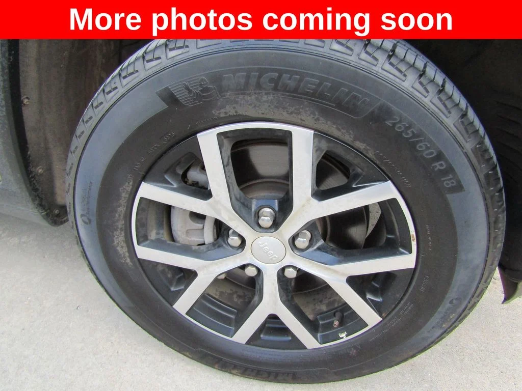 Used 2024 White Jeep Limited image 9