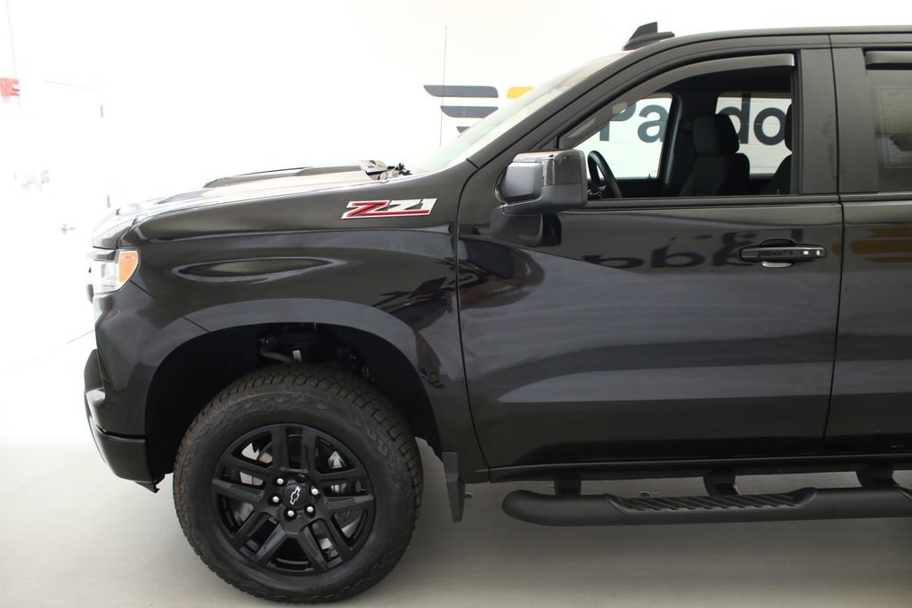 2025 Chevrolet Silverado 1500 LT Trail Boss - Photo 4